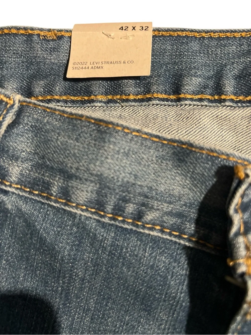 Levi's 559 Jeans Men's 42/32 Medium Wash Indigo Straight-Leg Relaxed Fit